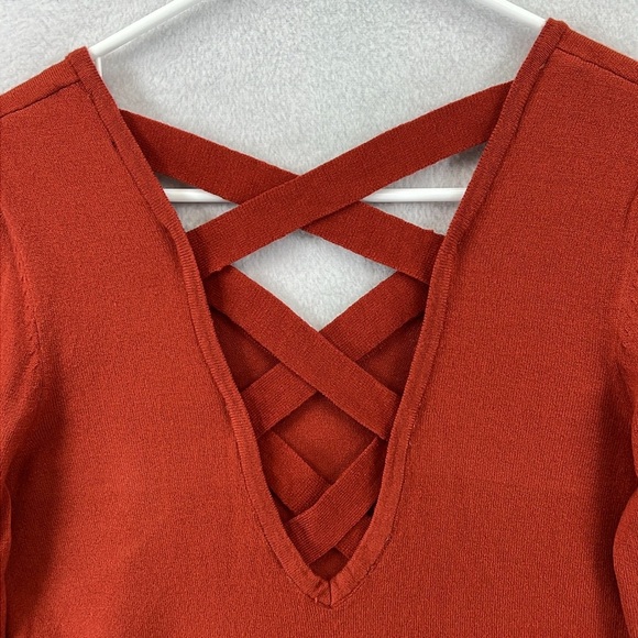 Love Ellie (Stitch Fix) Pullover Sweater Sz XS Rust V-Neck Back Detail NWOT - Picture 4 of 11
